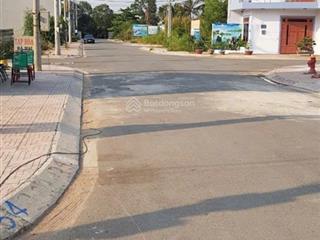 Bán nhà mới xây ngay làng đại học long phước đối diện chợ uỷ ban.