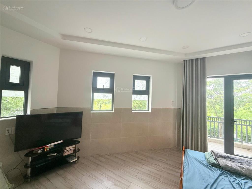 Bán gấp căn góc 2 mặt tiền nhà phố senturia khu dân cư cao cấp