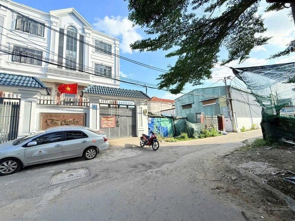 Đất đẹp 1 sẹc ngắn gần chợ vườn lài. gần đh nguyễn tất thành, phù hợp xây căn hộ dịch vụ