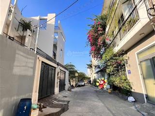 Đất đẹp 3 mặt tiền hẻm thông  đường an phú đông 3, gần khu villa apđ