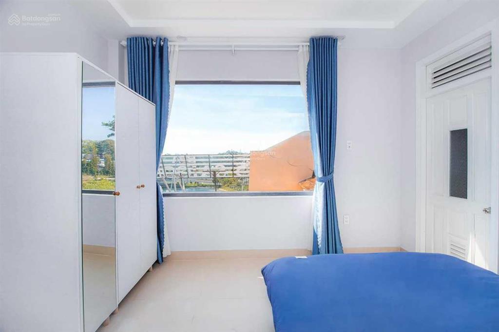 Bán khách sạn 2 mặt tiền bùi thị xuân, view hồ xuân hương và sân golf đồi cù, 13 phòng, 35 tỷ