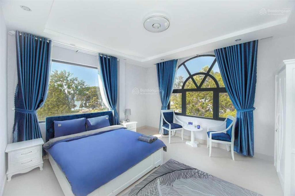 Bán khách sạn 2 mặt tiền bùi thị xuân, view hồ xuân hương và sân golf đồi cù, 13 phòng, 35 tỷ