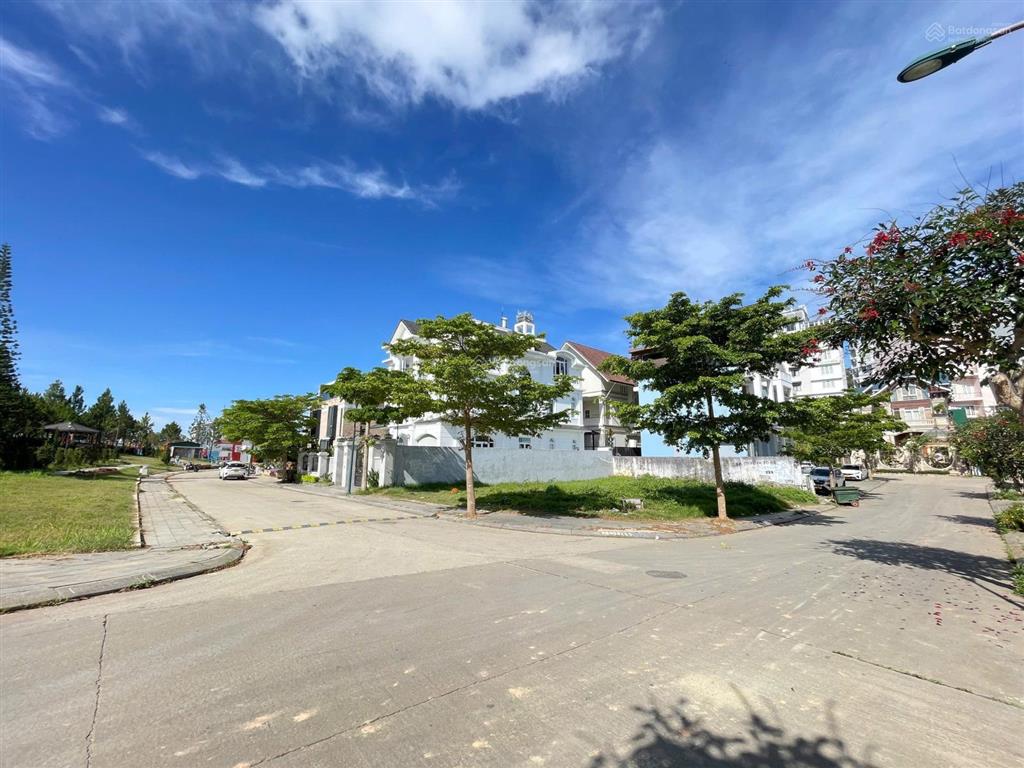 Đất góc 2 mt kqh golf valley 322m2, cách hồ xuân hương 500m ngay siêu dự án haus  50 tỷ