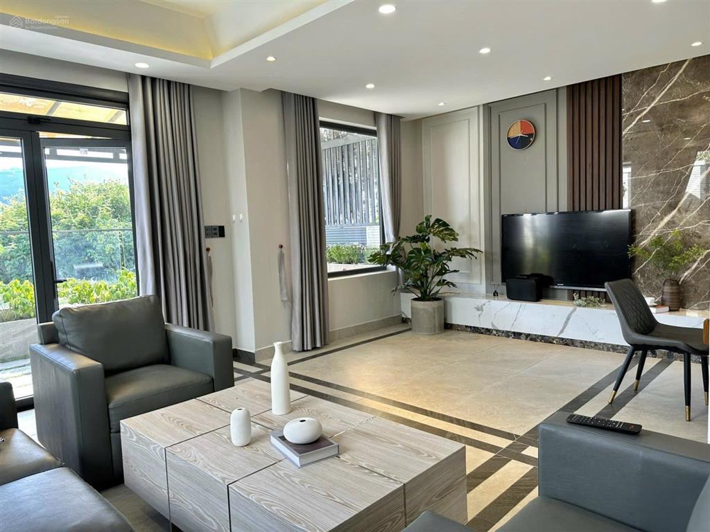 Bán villa hiện đại nội thất cao cấp, nguồn thu cao, 5pn, kqh an sơn, p. 4 đà lạt