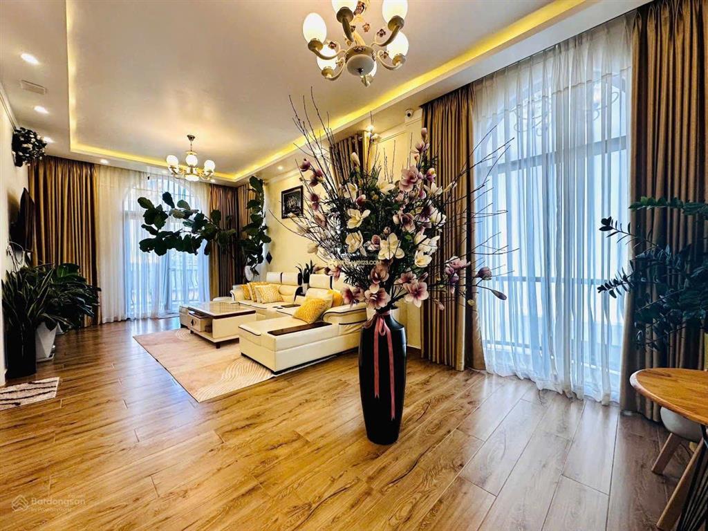 Bán villa mới xây trung tâm đà lạt 11 phòng 224m2 giá 20 tỷ