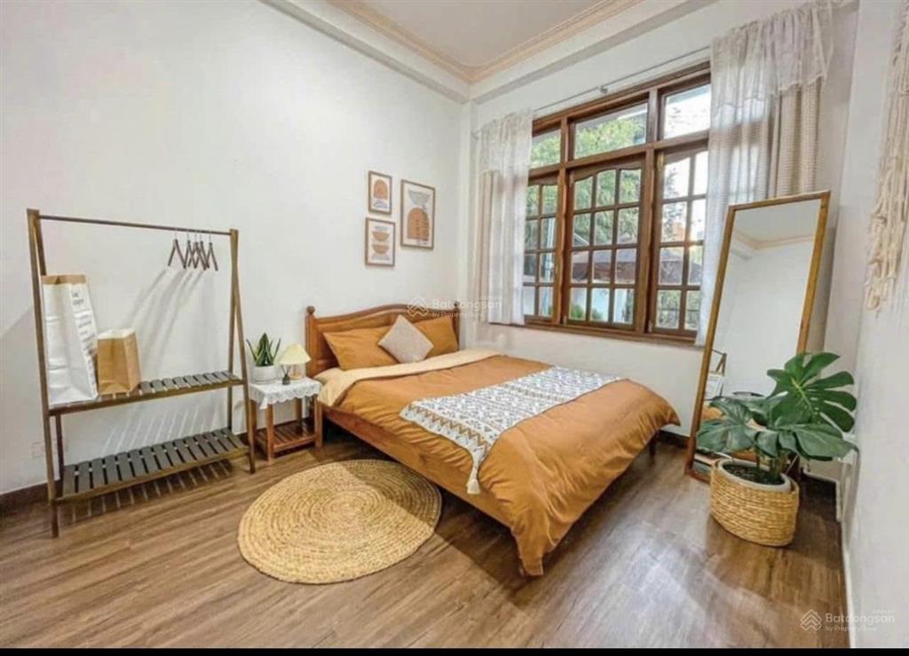 Hàng hiếm  villa sân vườn đường tương phố  đà lạt  210m2  16 tỷ (thương lượng)