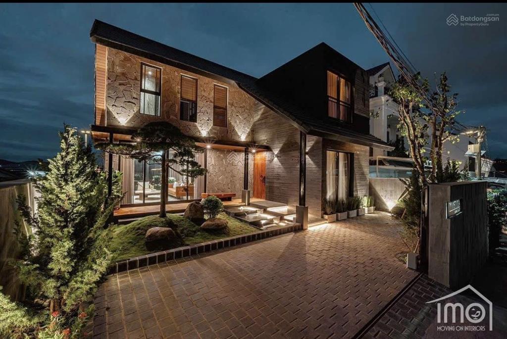 Bán villa hùng vương p.9 trung tâm đà lạt 6pn, ngang 13m, đường 8m, cách hồ xuân hương 2kmgiá 18tỷ