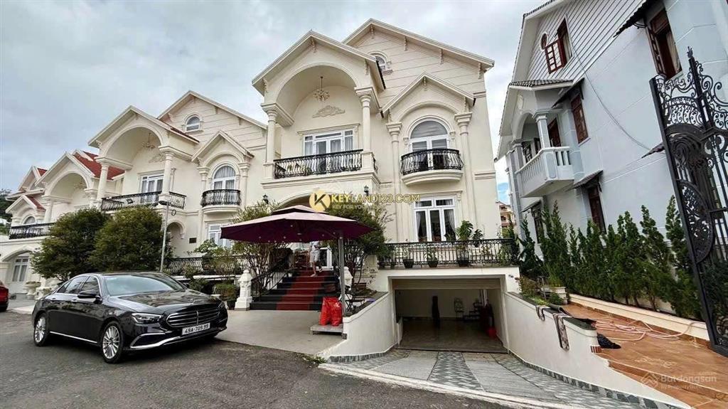 Bán villa hùng vương p.9 trung tâm đà lạt 6pn, ngang 13m, đường 8m, cách hồ xuân hương 2kmgiá 18tỷ