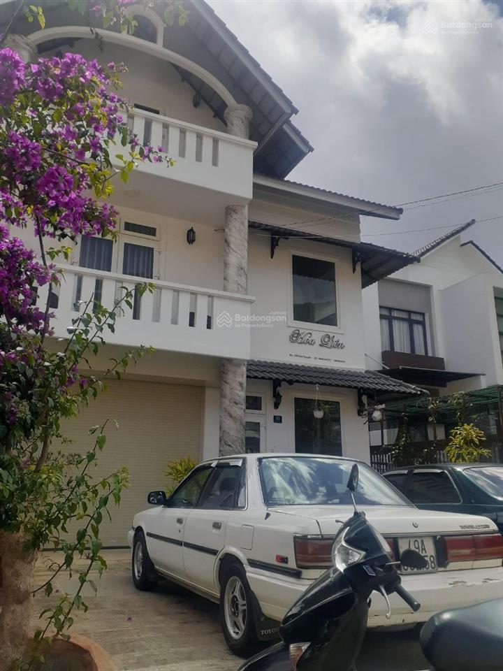 Bán villa 11 phòng 365m2 mt hàn thuyên, p5, đà lạt, ngang 14m, hợp đồng thuê 40tr/th, giá 29 tỷ
