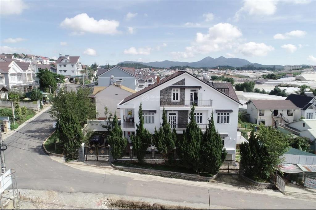 Bán villa 2 mặt tiền vạn hạnh & mai xuân thưởng p. 8 nguồn thu cao  giá 25 tỷ (giá cũ 28.5 tỷ)