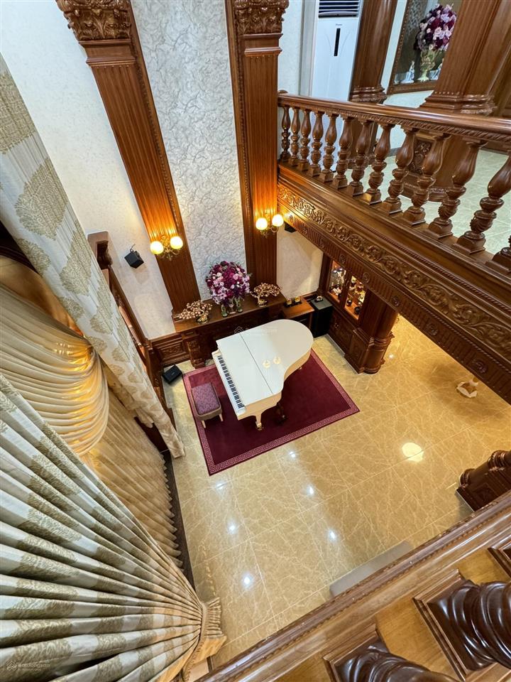 Cần bán siêu biệt thự khu compoud vip nhất quận 2 vào ở ngay giao toàn bộ nội thất nhập châu âu