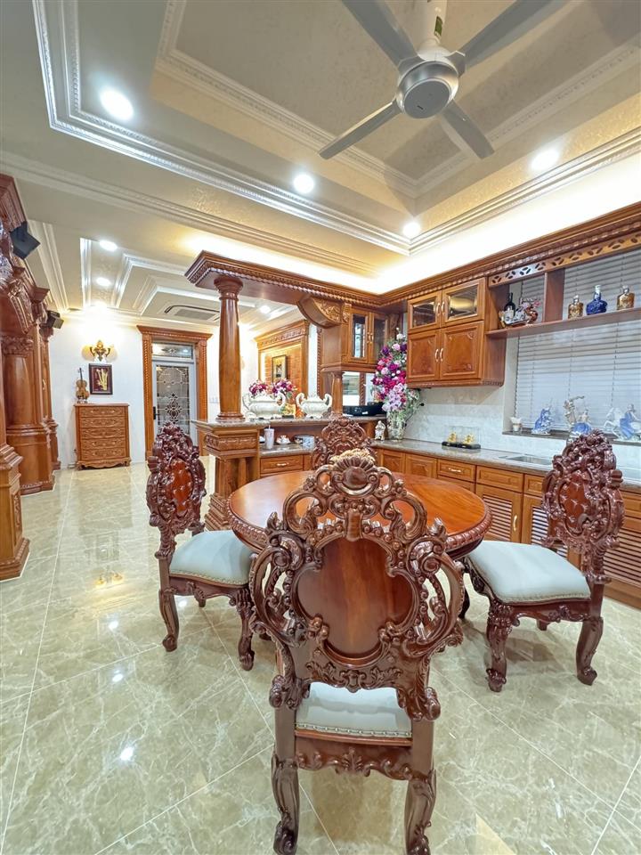 Cần bán siêu biệt thự khu compoud vip nhất quận 2 vào ở ngay giao toàn bộ nội thất nhập châu âu