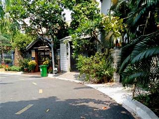 Giảm từ 165 tỷ ~ còn 115 tỷ , cần bán gấp biệt thự 651 m2 khu compoud , hồ bơi sân vườn thảo điền