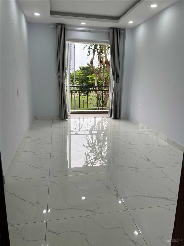 Cho thuê nhà phố 1 trệt 2 lầu, mặt tiền kinh doanh. giá chỉ 11 triệu