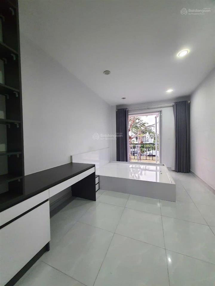 Hot! giảm giá sâu  view công viên chỉ 8,2 tỷ thương lượng