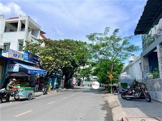 Bán nhà mt đường quốc hương, p. thảo điền, quận 2. dt 4.2x30m (125m2)  hđt 45tr/tháng  giá 32 tỷ
