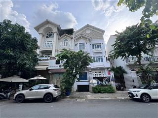 Siêu phẩm! bán toà nhà vp hầm 4 tầng ngay đường trần não, quận 2, dt 10x18m, hđt 120tr/tháng