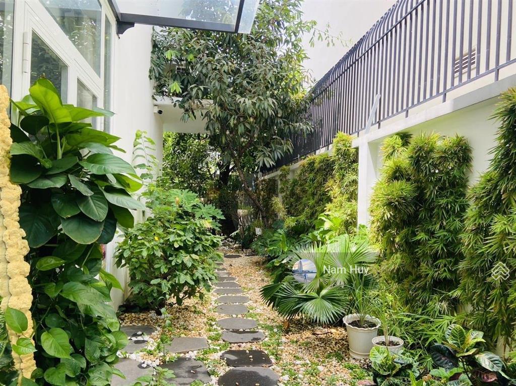 Chỉ 50 tỷ  sở hữu biệt thự đẹp  khu compound vip đường trần não  quận 2. dt 10 x 20m  3 tầng