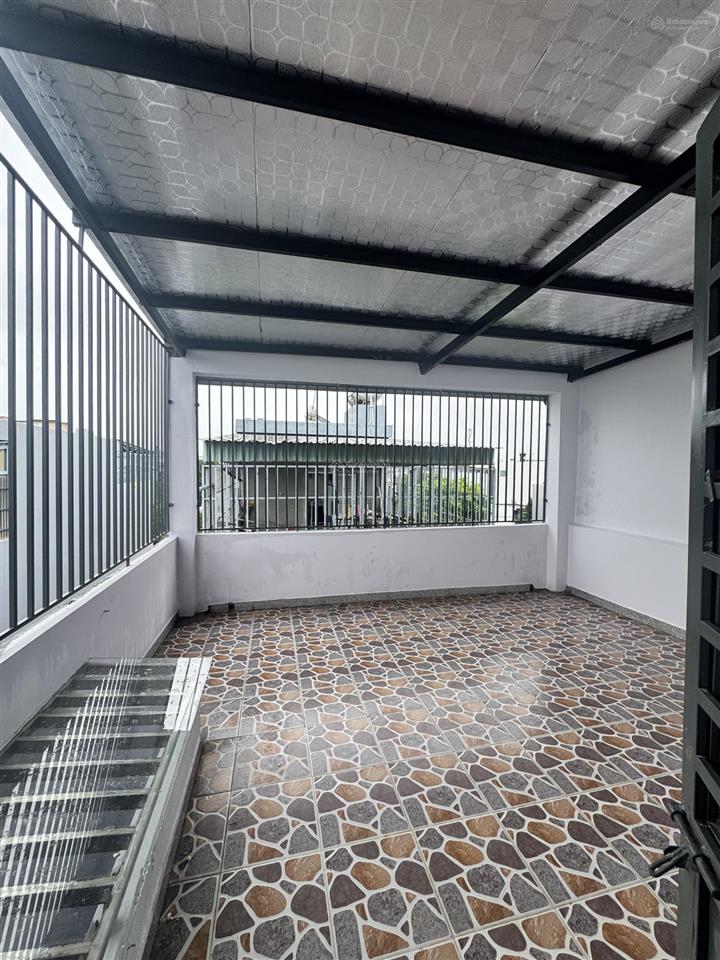 Nhà 3 tầng đường 10m5 văn tiến dũng  đối diện công viên