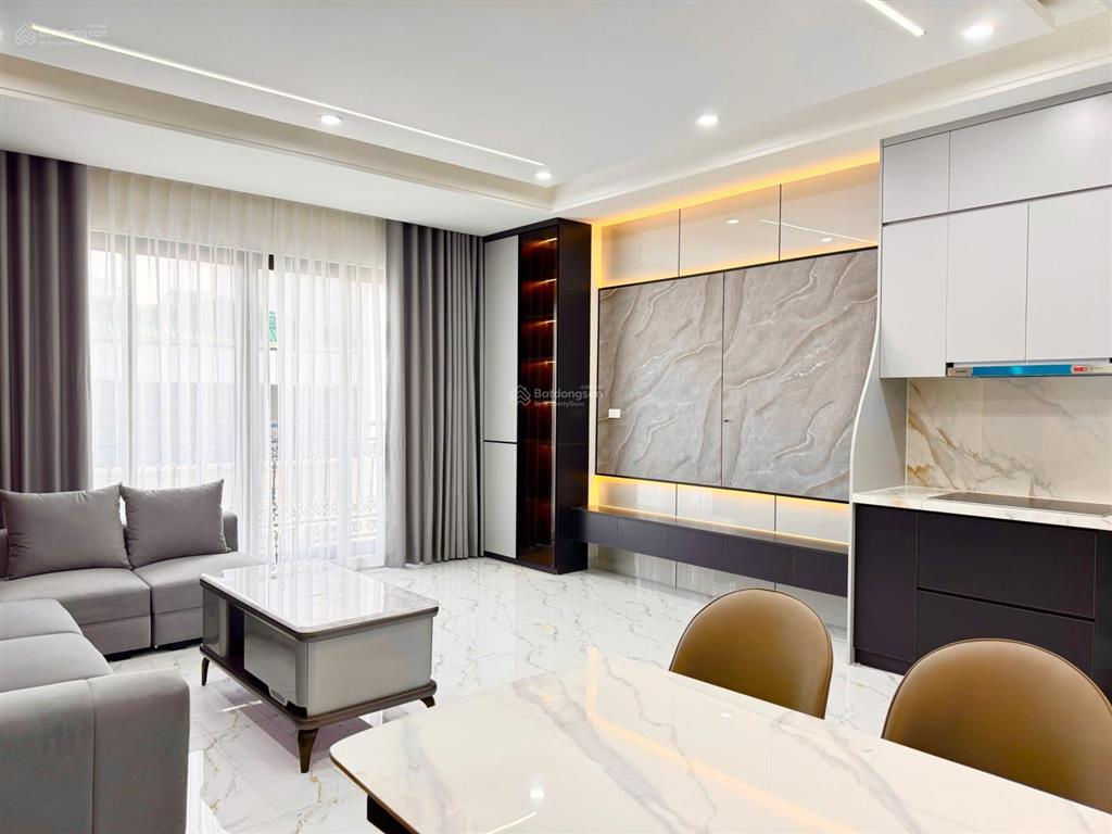 Bán tòa nhà căn hộ dịch vụ cao cấp phố nguyễn thị định, 131m2x7t, lô góc mt 14m, thuê đạt 170tr/th