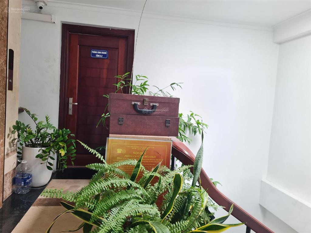 Bán tòa nhà văn phòng vừa ở vừa kinh doanh đường phạm hùng sát kđt mễ trì 7 tầng t.máy, ô tô tránh