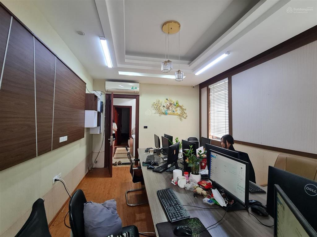 Bán tòa nhà văn phòng vừa ở vừa kinh doanh đường phạm hùng sát kđt mễ trì 7 tầng t.máy, ô tô tránh