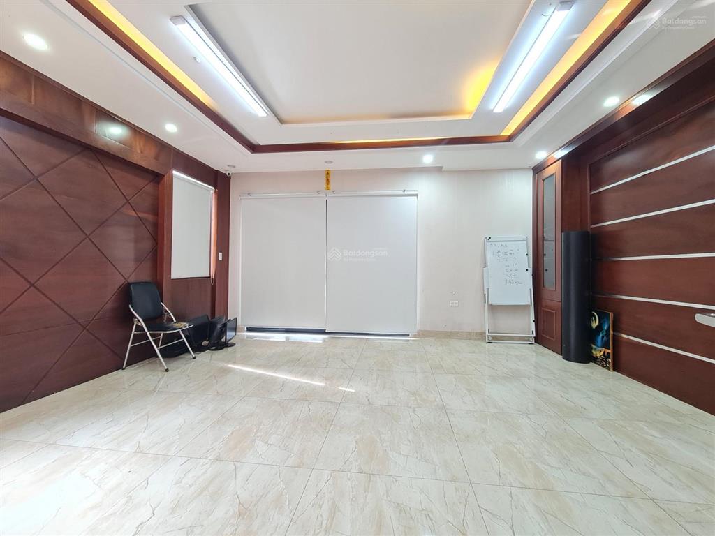 Bán tòa nhà văn phòng vừa ở vừa kinh doanh đường phạm hùng sát kđt mễ trì 7 tầng t.máy, ô tô tránh