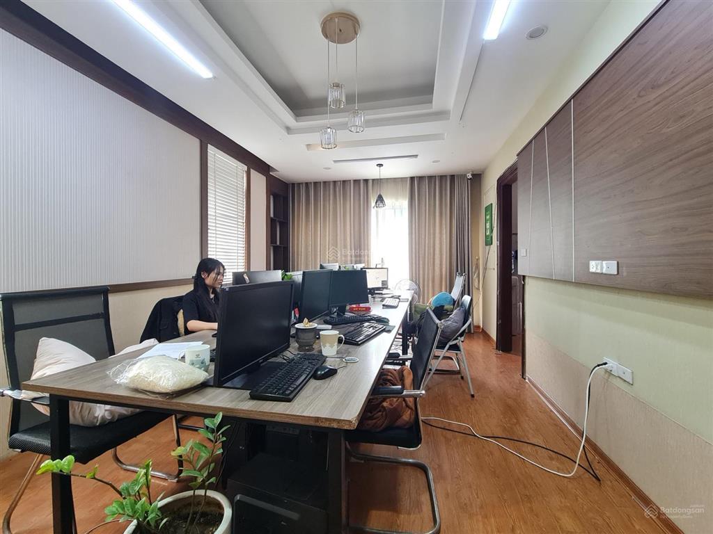 Bán tòa nhà văn phòng vừa ở vừa kinh doanh đường phạm hùng sát kđt mễ trì 7 tầng t.máy, ô tô tránh