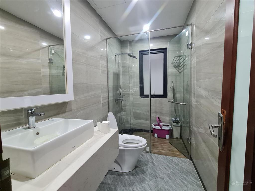 Bán tòa nhà văn phòng vừa ở vừa kinh doanh đường phạm hùng sát kđt mễ trì 7 tầng t.máy, ô tô tránh