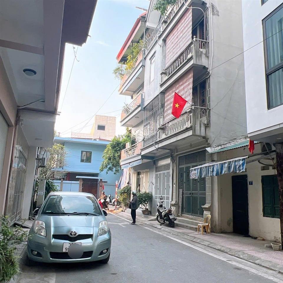 Bán đất lô góc thanh oai 90 m2, mt4.5m, giá 4.1 tỷ, ô tô vào đất.