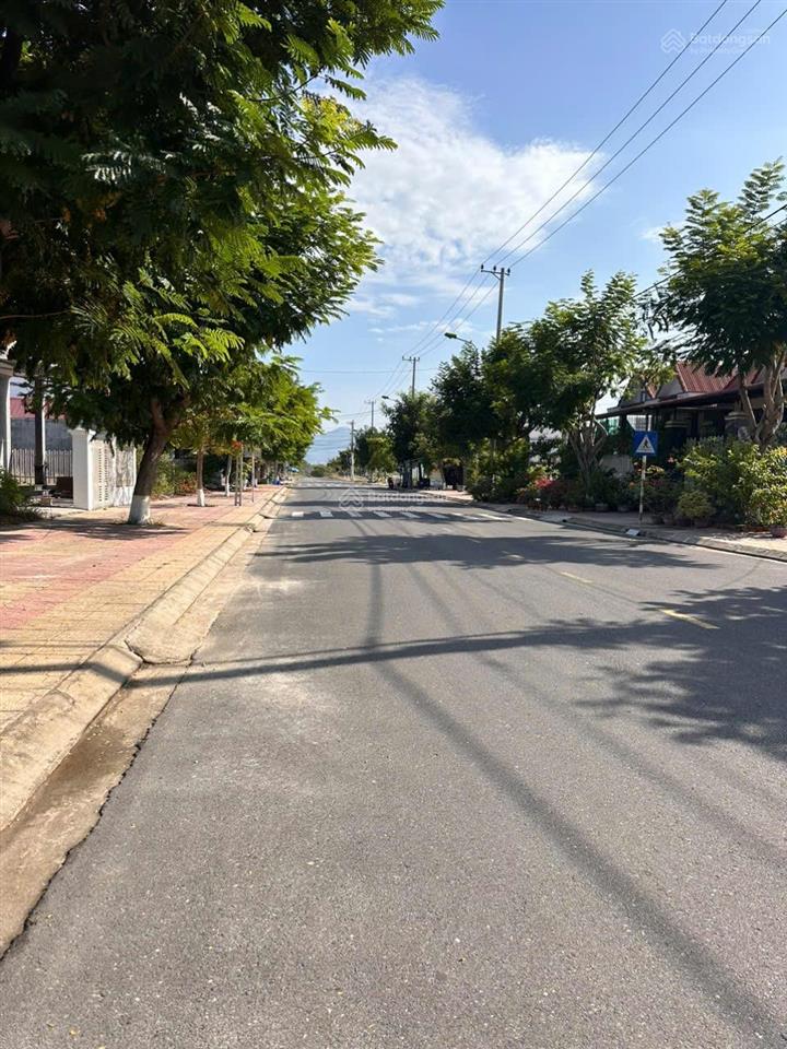 Chính chủ cần ra nhanh mặt tiền đường d3 khu k8 cam hải đông.  0798 347 ***