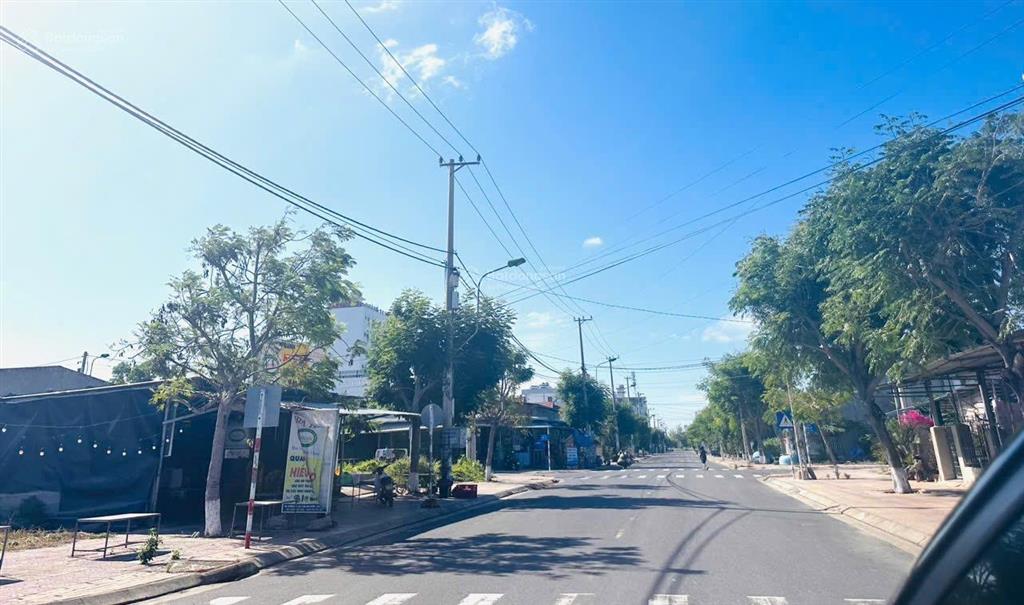 Chính chủ cần ra nhanh mặt tiền đường d3 khu k8 cam hải đông.  0798 347 ***