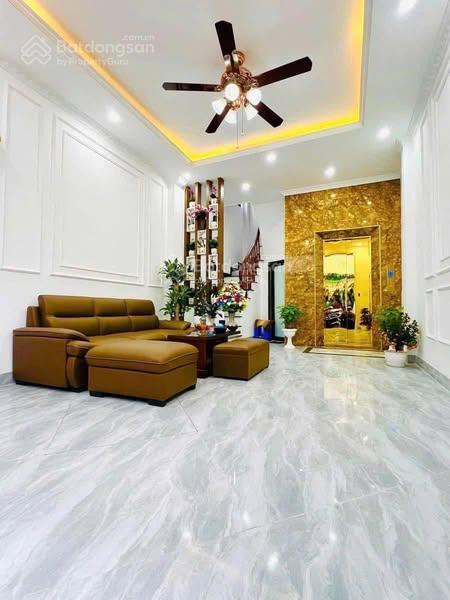 Chính chủ gửi bán nhà 5 tầng 54m2 thang máy phố ngô thì nhậm, hà đông sát ô tô tránh chỉ hơn 6 tỷ