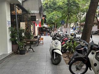 Tôi chính chủ cần bán gấp nhà mặt phố ngay gần ngã tư hàng bông  quán sứ, một mặt phố 1 mặt ngõ