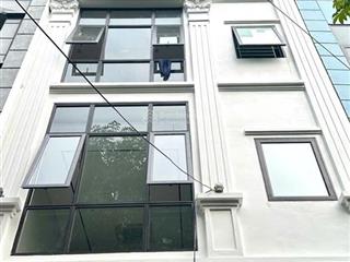 Tôi cần bán tòa nhà 7 tầng thang máy gồm 5 pn khép kín. dt 50m2, cách hồ tây 30m. ô tô đỗ gần nhà