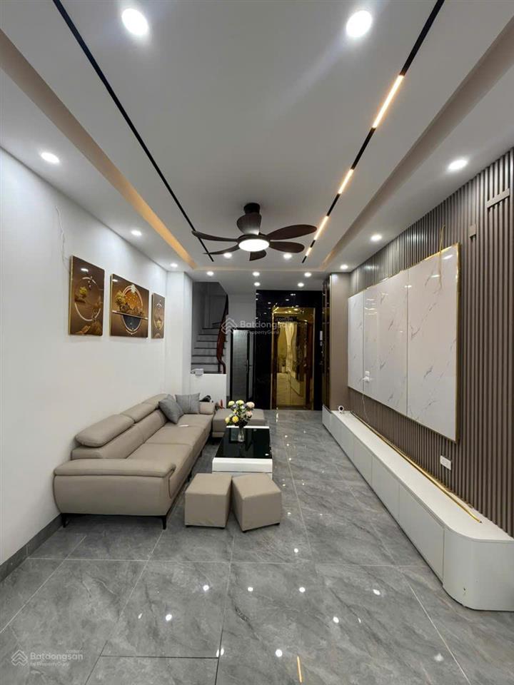 Tt 26 ngọc thụy 7 tầng thang máy ô tô su cóc vào nhà