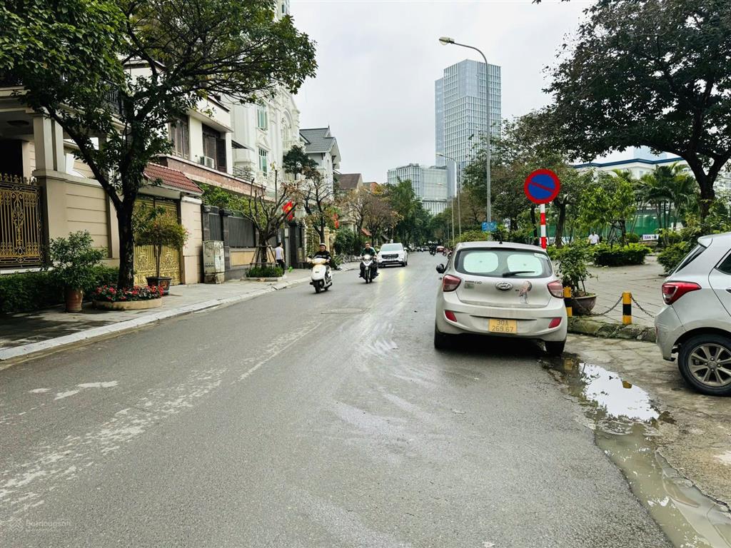 Bán đất phố đỗ nhuận, phường xuân đỉnh, hà nội. vỉa hè ô tô tránh đỗ ngày đêm 36.8tỷ mt 8m