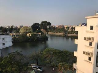 Bán nhà ven hồ tây, vũ miên, thang máy 121m2, 8 tầng, vừa ở vừa cho thuê hái ra tiền