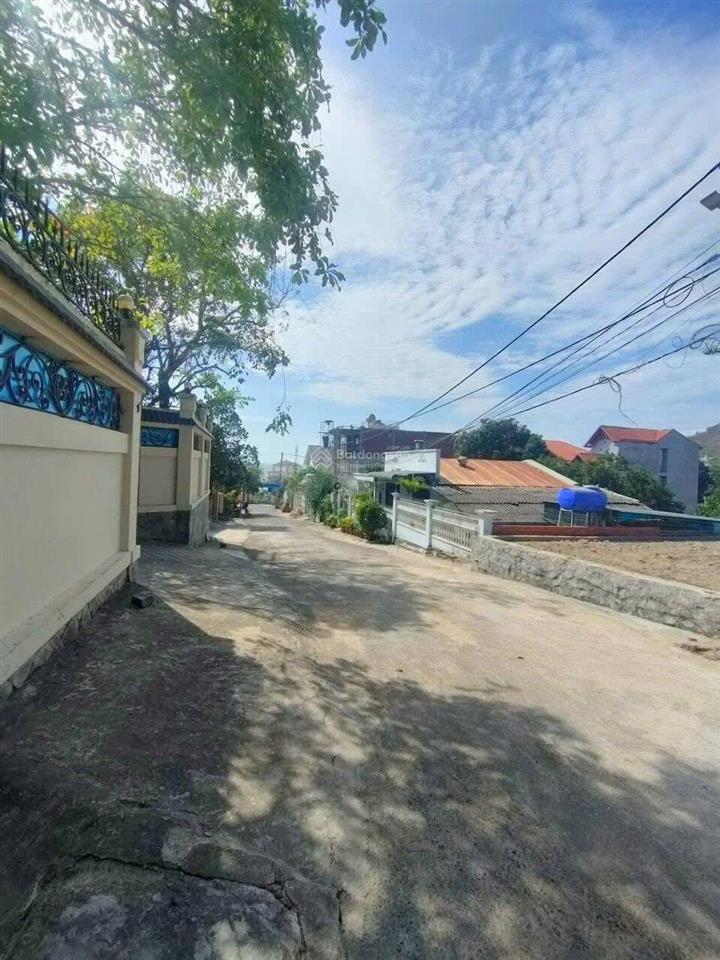 Bán nhanh đất biệt thự biển vũng tàu đường trần phú, 3 mặt tiền view triệu đô, giá tốt chỉ 27 tỷ tl