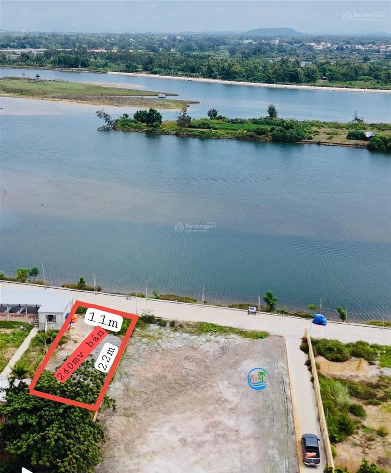 Siêu phẩm mặt sông bên cạnh biển! đường 12m vị trí khá đẹp đất khá rẻ giá ngợp 11m mặt tiền 2 sổ