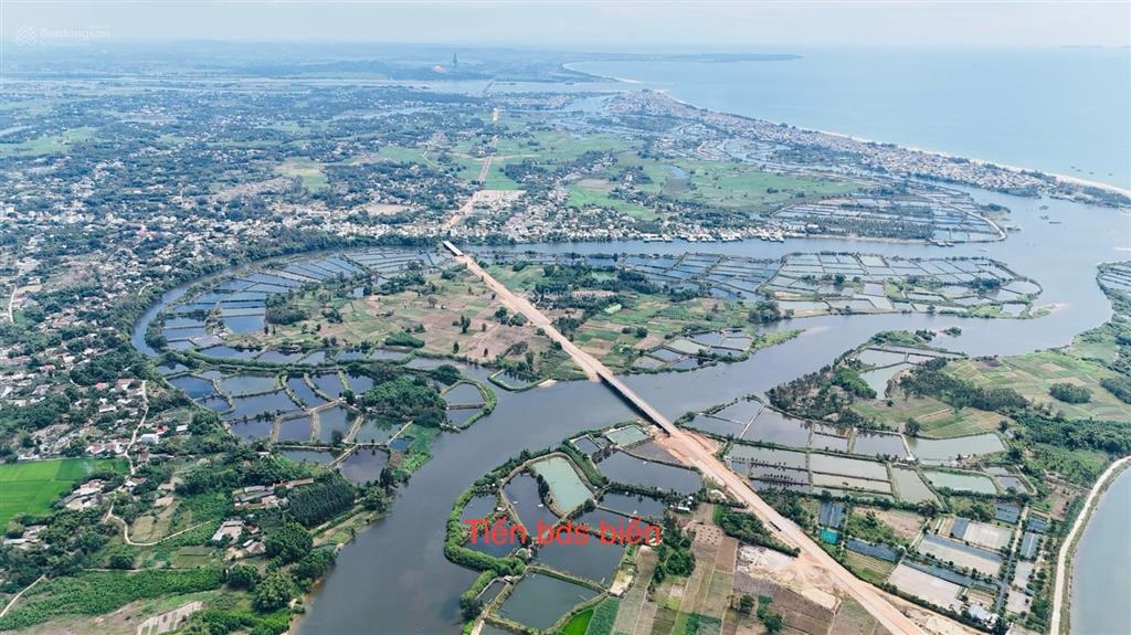 Siêu phẩm mặt sông bên cạnh biển! đường 12m vị trí khá đẹp đất khá rẻ giá ngợp 11m mặt tiền 2 sổ