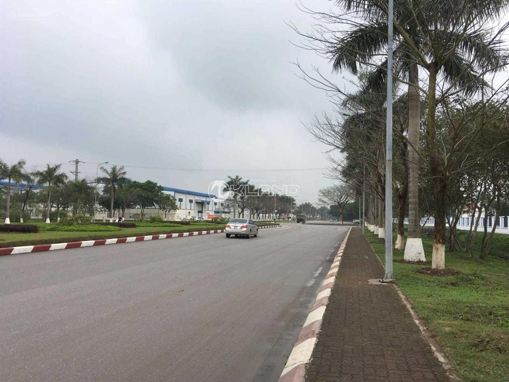 Bán dt 4ha có 2ha nhà xưởng đang cho dòng tiền hơn 1 tỷ .