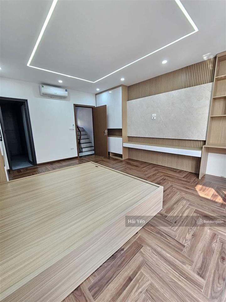 Bán nhà cầu giấy  phố khúc thừa dụ, trần thái tông 40m2 x 7 tầng thang máy, 13,5 tỷ