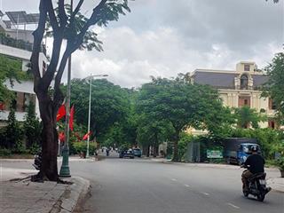 Bán lô đất vị trí đẹp 214m khu dân cư đông thủ thiêm,đường 16m có vỉa hè 3m,gần đổ xuân họp