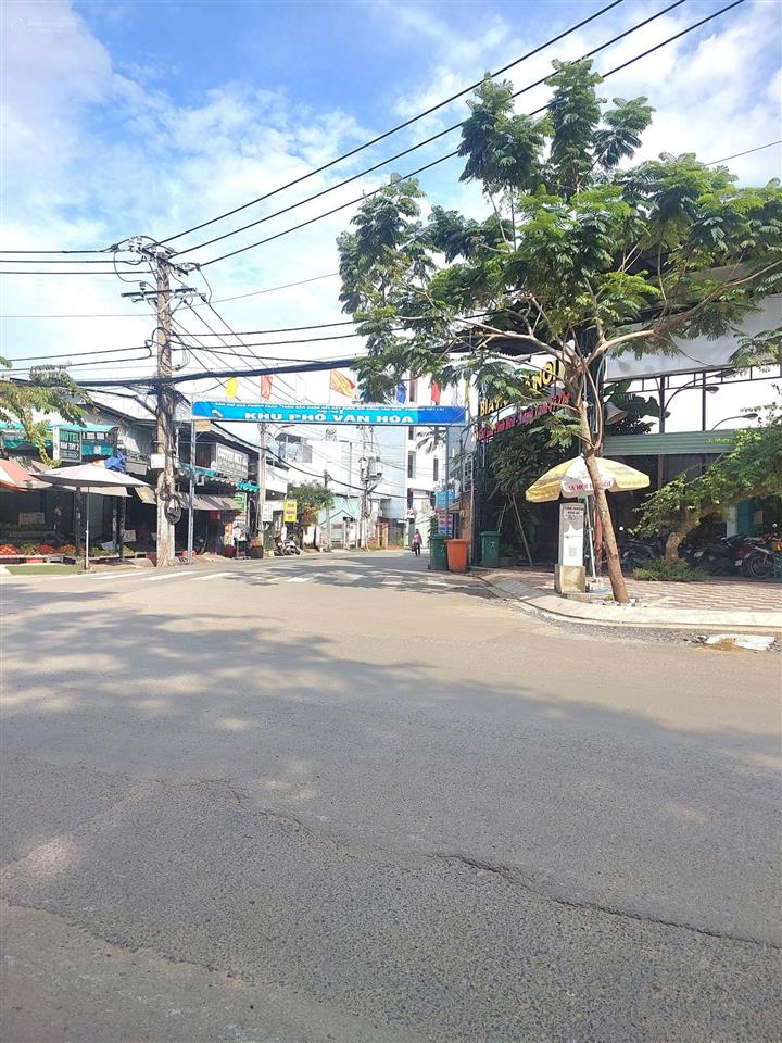 Bán nhà mới xây ở ngay 3 tầng lung linh gần bệnh viện lê văn thịnh ,cát lái,trung tâm quận 2