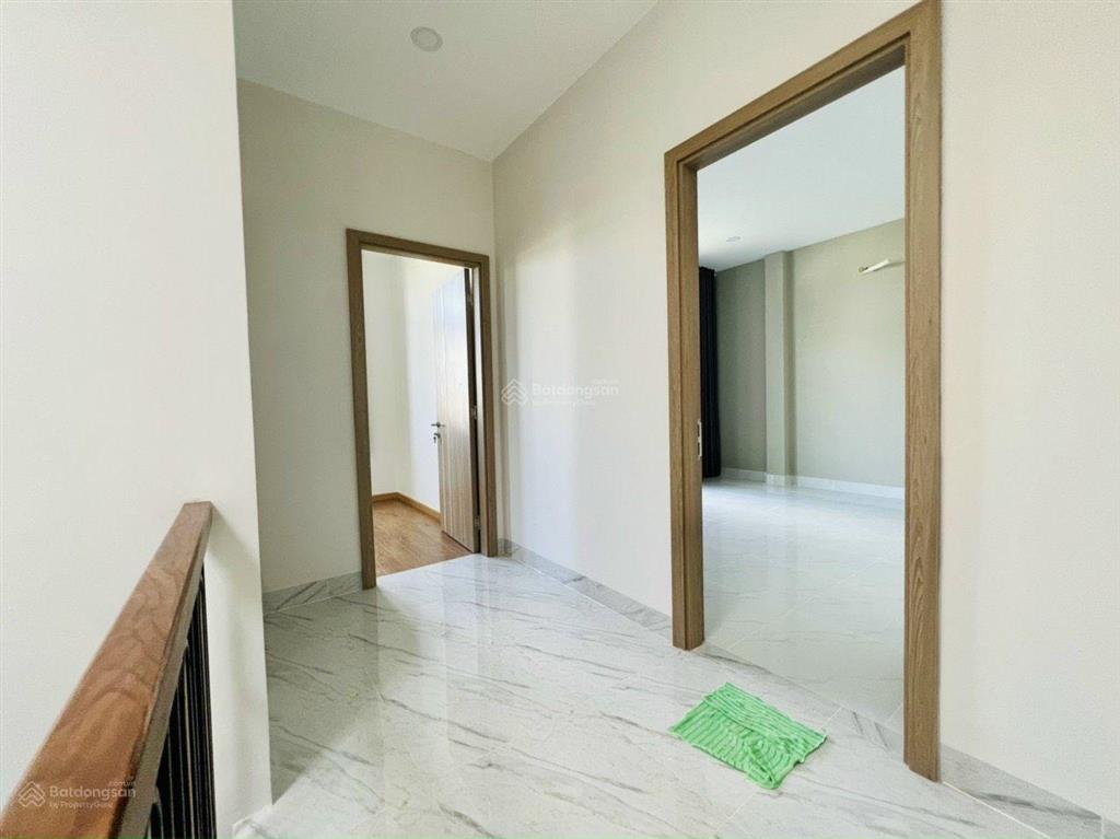 Bán nhà mới xây ở ngay 3 tầng lung linh gần bệnh viện lê văn thịnh ,cát lái,trung tâm quận 2