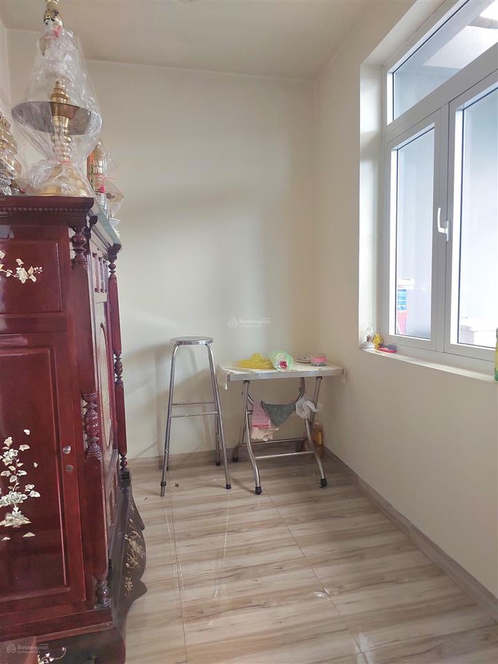 Cần chuyển nơi ở nên bán nhà mới đẹp dtsd 179m2 ,nhà xây chắc chắn để ở rất tiện nghi