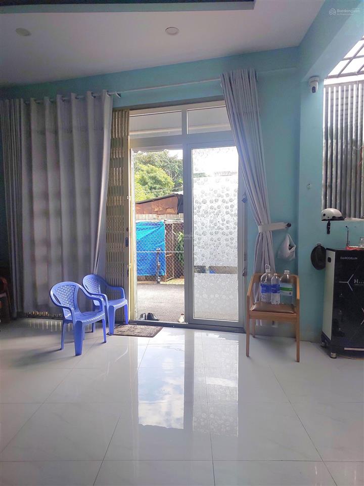 Cần chuyển nơi ở nên bán nhà mới đẹp dtsd 179m2 ,nhà xây chắc chắn để ở rất tiện nghi