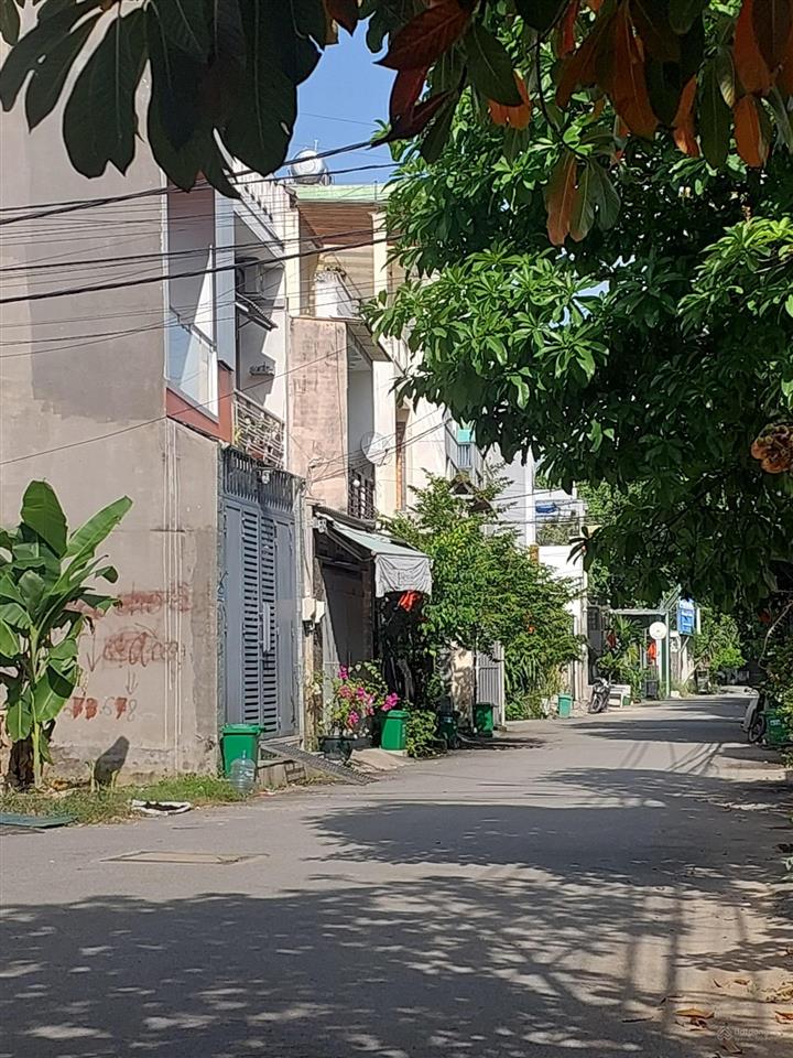 Lò lu 1 sẹc  nhà trống dọn vào ở ngay vị trí đường lò lu đang hoàn thiện mở rộng, khu phân lô