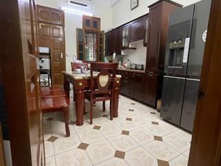 Bán nhà hướng nam ngõ to rộng ô tô vào được, sổ đỏ lâu dài